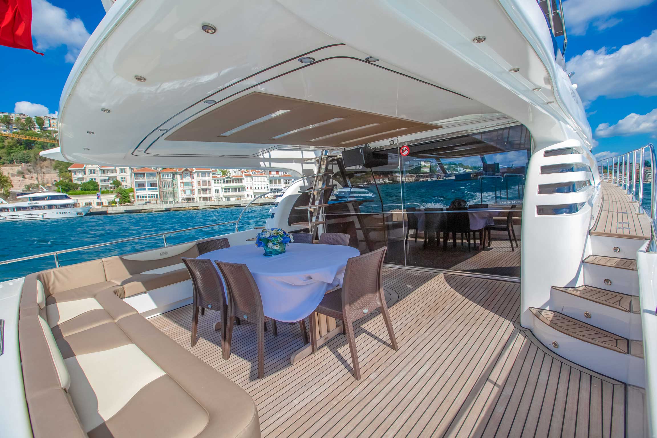 BOSPHORUS BIRTHDAY CELEBRATION ON THE YACHT With Private Waiter and Hotel Transfers