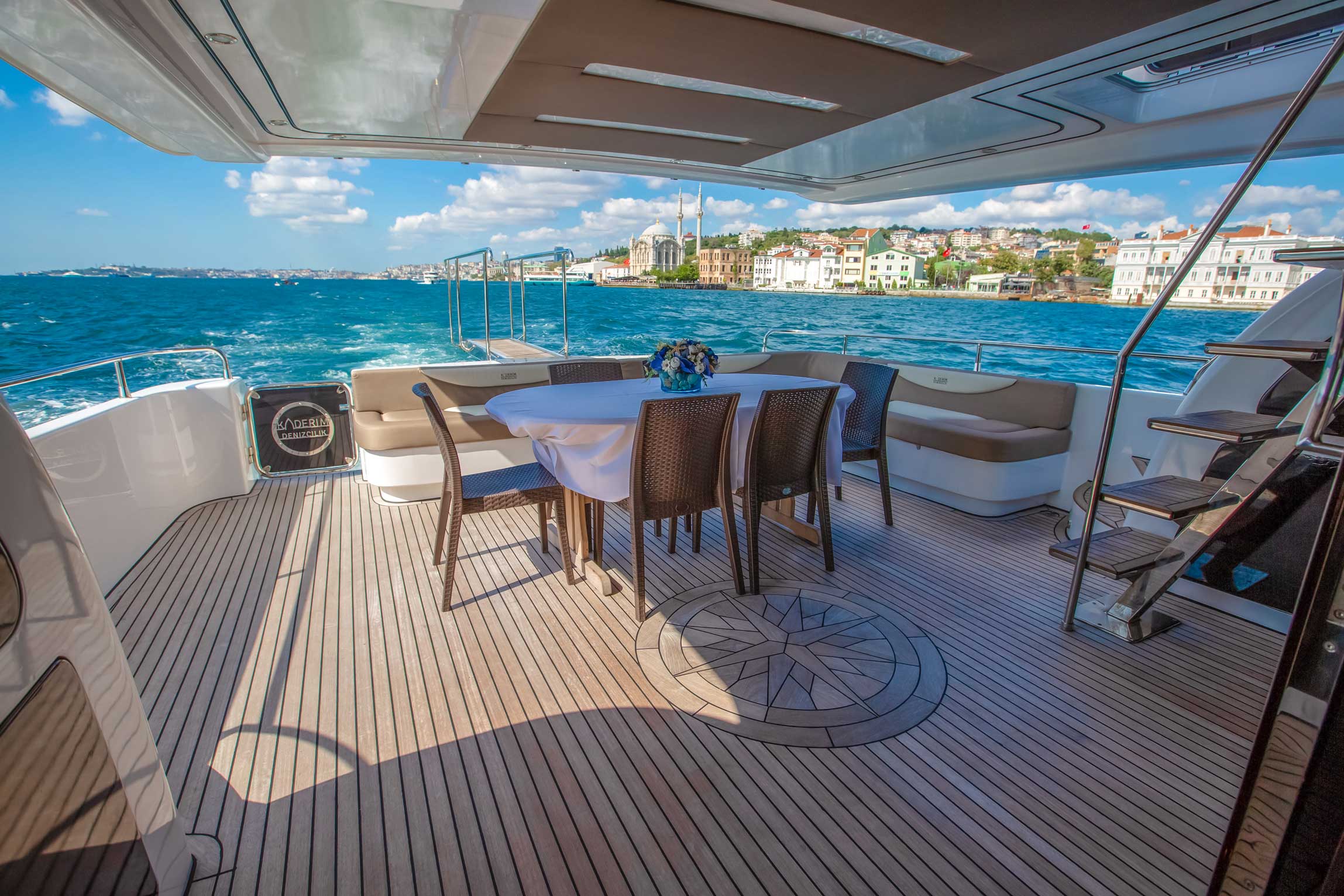 BOSPHORUS BIRTHDAY CELEBRATION ON THE YACHT With Private Waiter and Hotel Transfers