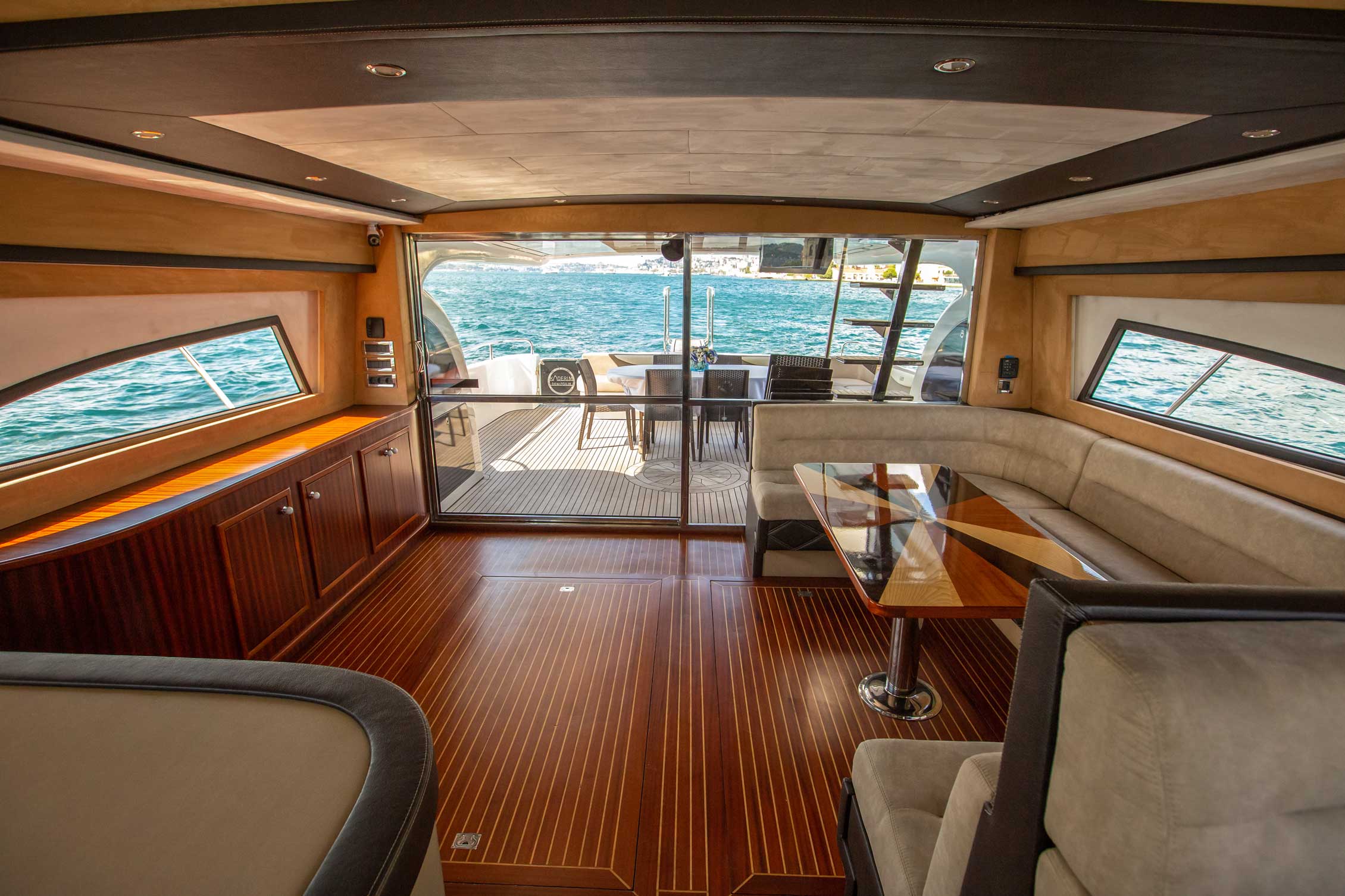 BOSPHORUS BIRTHDAY CELEBRATION ON THE YACHT With Private Waiter and Hotel Transfers