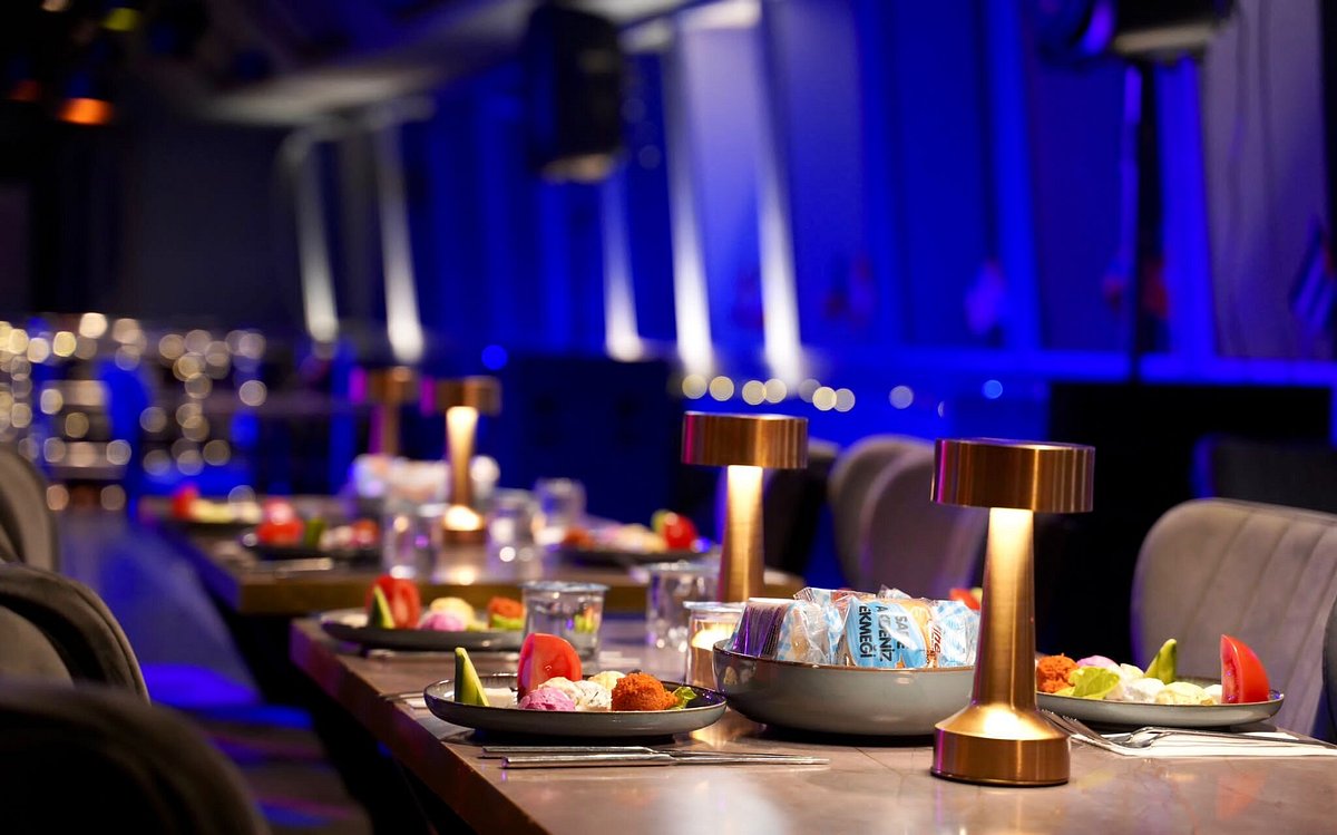 BOSPHORUS DINNER CRUISE & TURKISH NIGHT SHOW (STANDARD TABLE NON ALCOHOL)