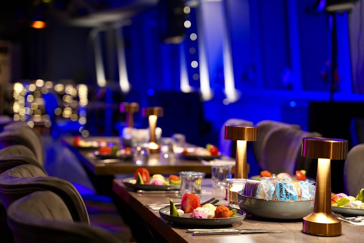 BOSPHORUS DINNER CRUISE & TURKISH NIGHT SHOW (CLOSE TO SHOW TABLE NON ALCOHOL)