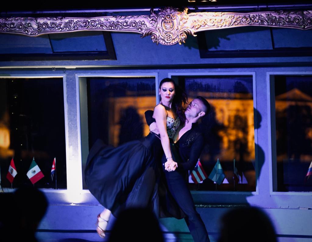 Bosphorus Dinner Cruise & Live Show Performance ( Non Alcohol- Private Standart Table)