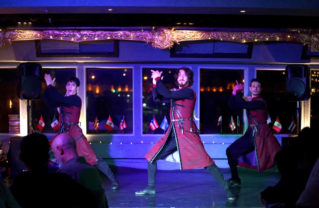 Bosphorus Dinner Cruise & Live Show Performance ( Non Alcohol- Private Standart Table)