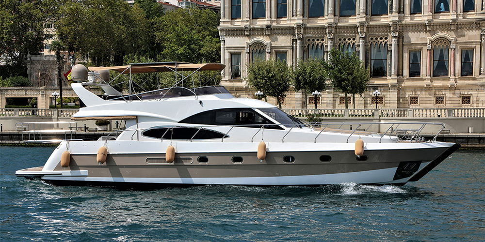Marriage Proposal on the Yacht